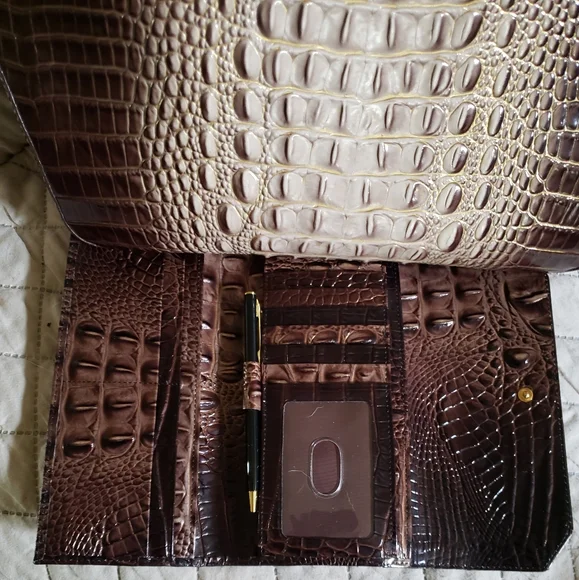 Brahmin handbag,  made from the finest Italian leather, color Brown. - Picture 3 of 5